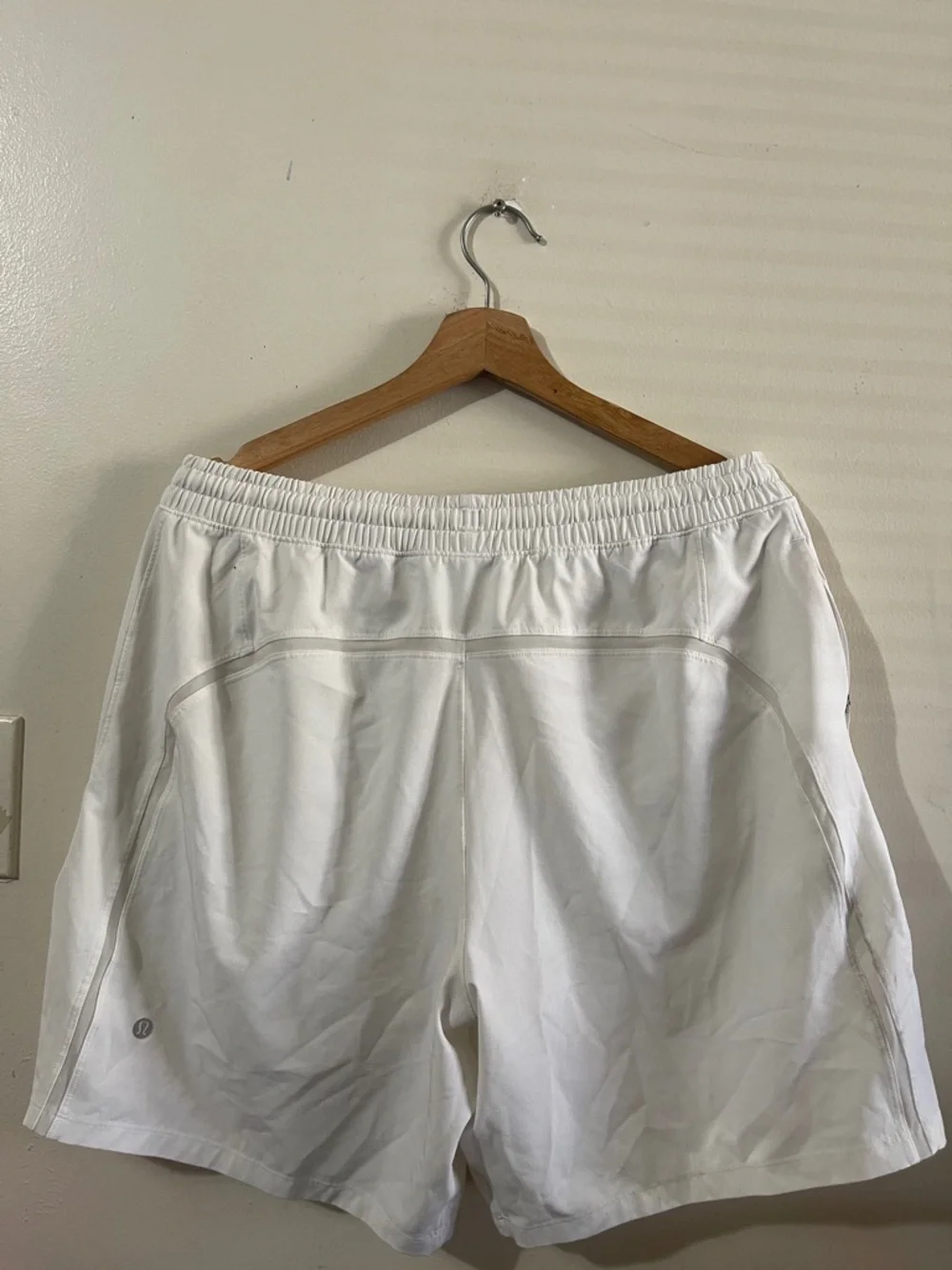 lululemon athletica White Men's Athletic Shorts with Elastic Waist